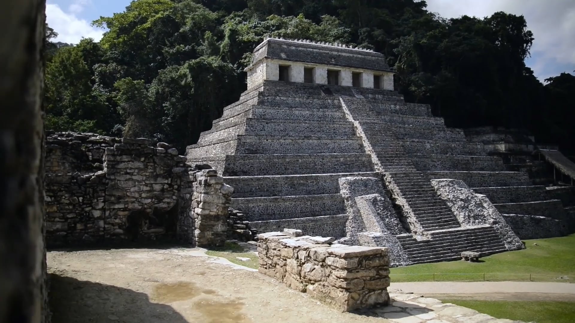 Palenque ruins, Mexico: Drone tour of the Chiapas rainforest