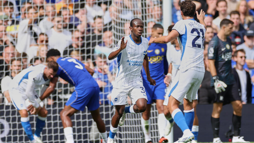 premier-but-en-premier-league-et-premi-re-pol-mique-sur-son-ge-pour-l