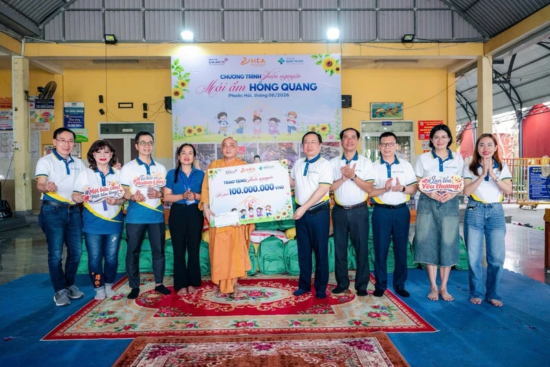 Khu y tế kỹ thuật cao TP.HCM lan tỏa Hạnh phúc của sự sẻ chia tại mái ấm Hồng Quang