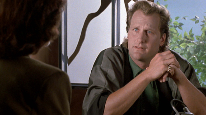 Jeff Daniels' forgotten '90s sci-fi movie received a scathing review ...