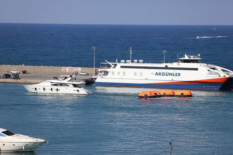 The captain appeared at attempting to turn the ferry back, but this left some people trapped