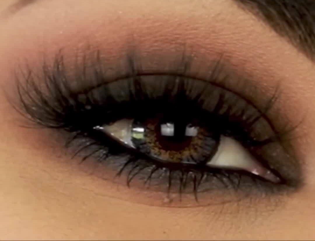 Simple steps for a soft smokey eye