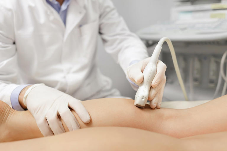 Flebite: o que é, sintomas, tipos e tratamento (é perigoso?)