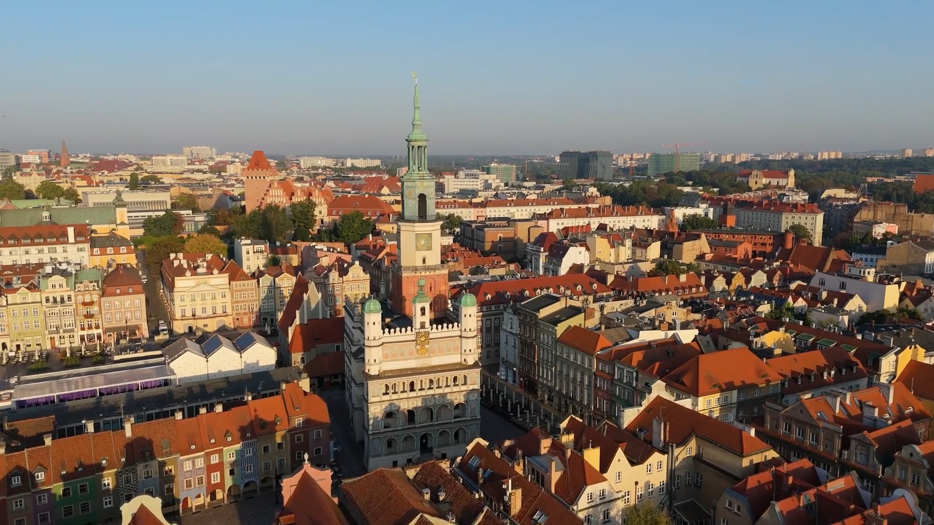 Poznań, Poland: Drone tour of Old Market Square