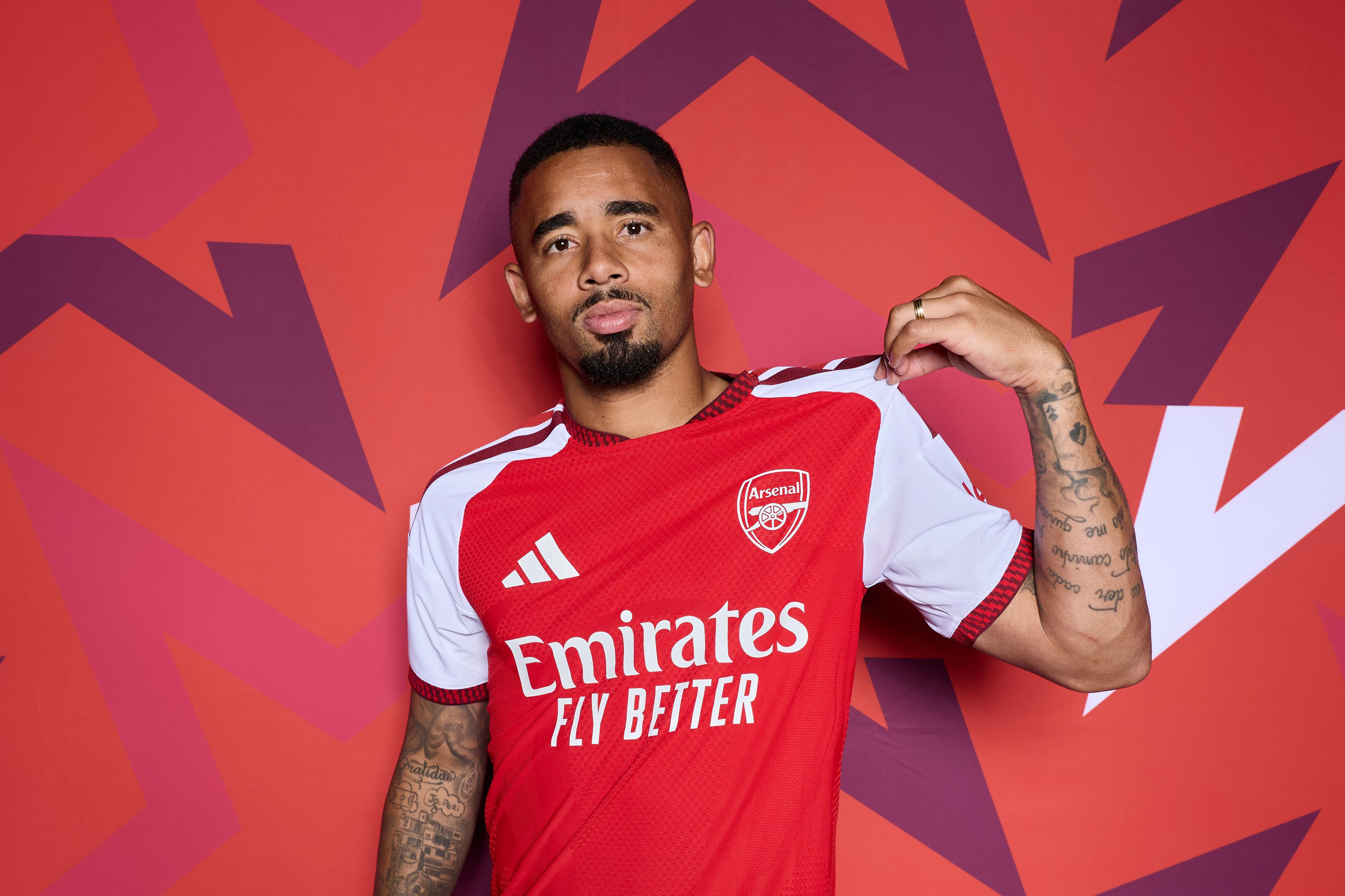 ‘Very happy' – Gabriel Jesus says his knee is ‘perfect' after landing in Barcelona to complete transfer