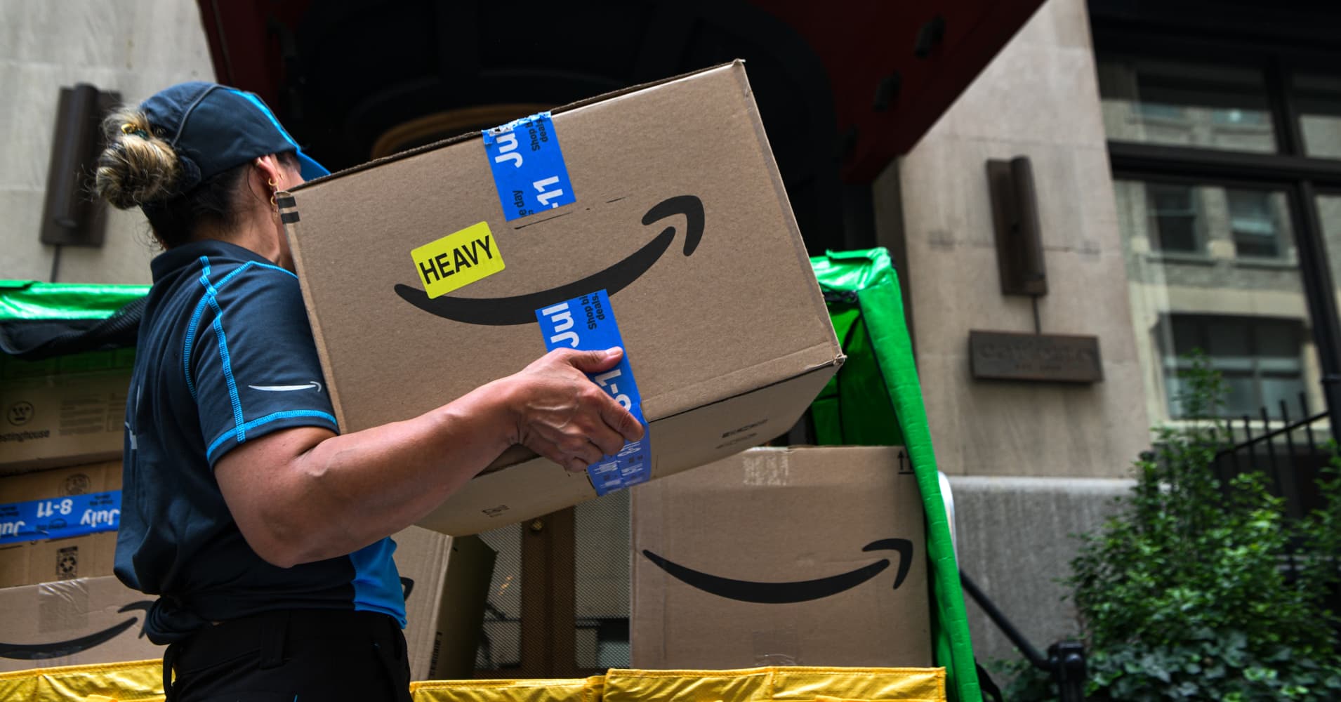 FTC sues Amazon, accusing the e-commerce giant of misleading advertisers