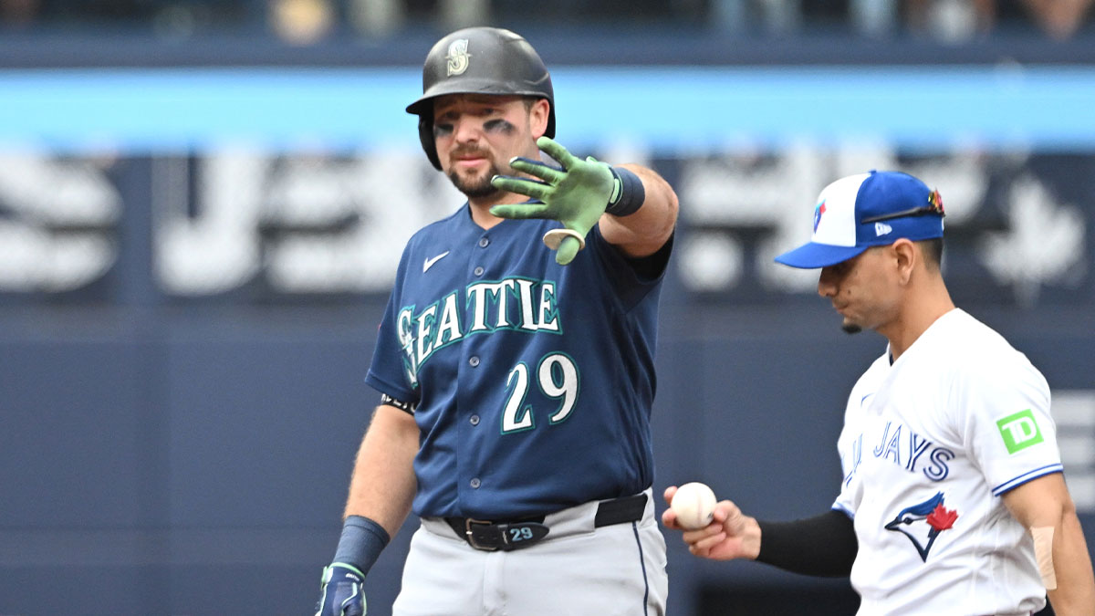 Mariners' Cal Raleigh pulls off ultra-rare MLB feat vs. Red Sox