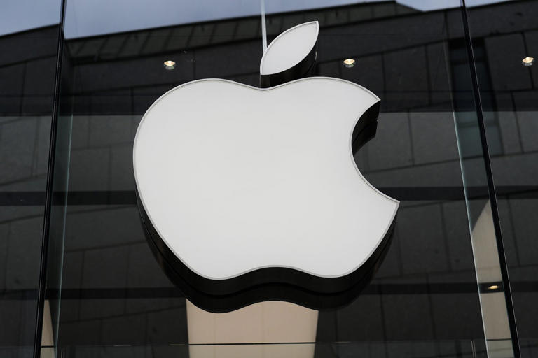 Apple changes Lake Ontario name to 'Lake America' for US users of its ...