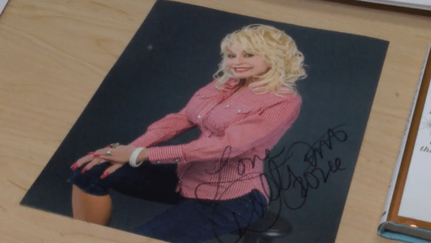 Fundraiser honors Dolly Parton's literacy legacy