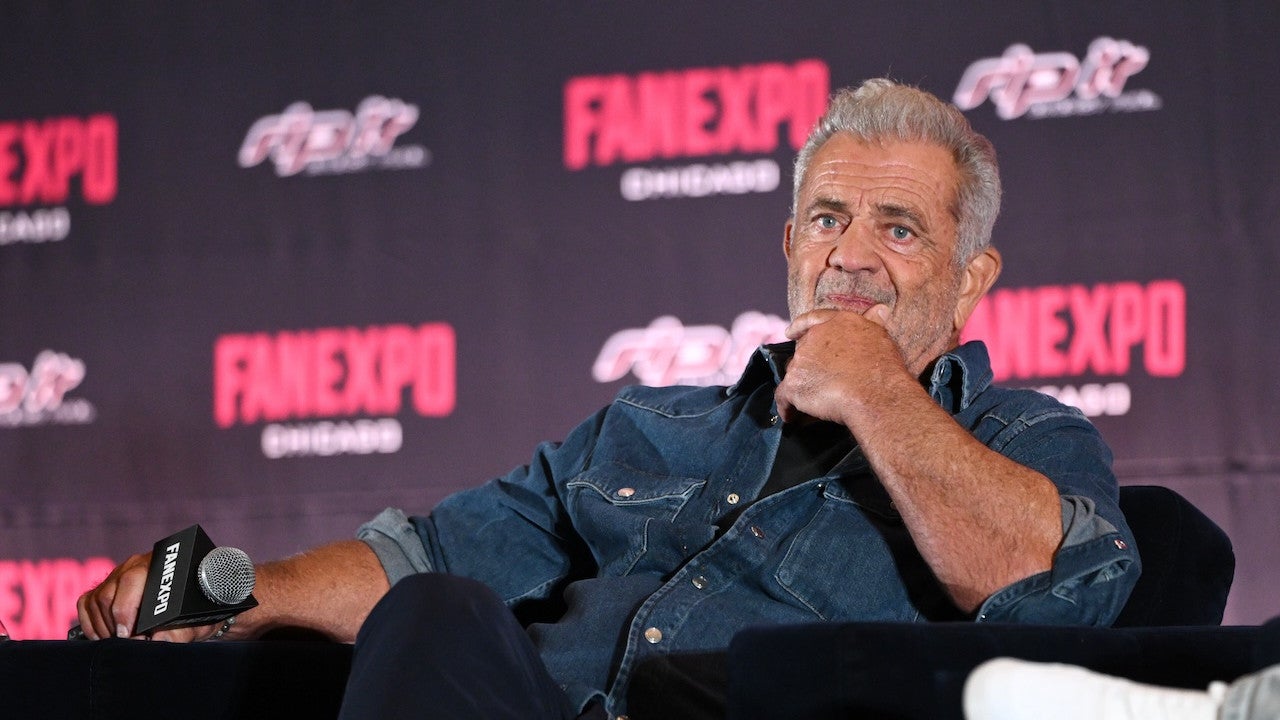 mel-gibson-apologizes-for-mocking-asl-interpreter-at-fan-event