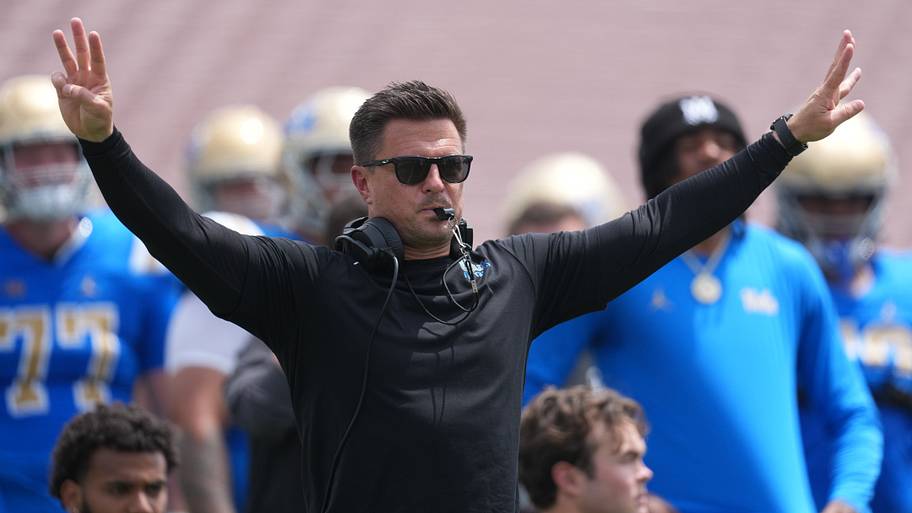 UCLA coach Bob Chesney lavishes praise on Cal QB Jaron-Keawe Sagapolutele