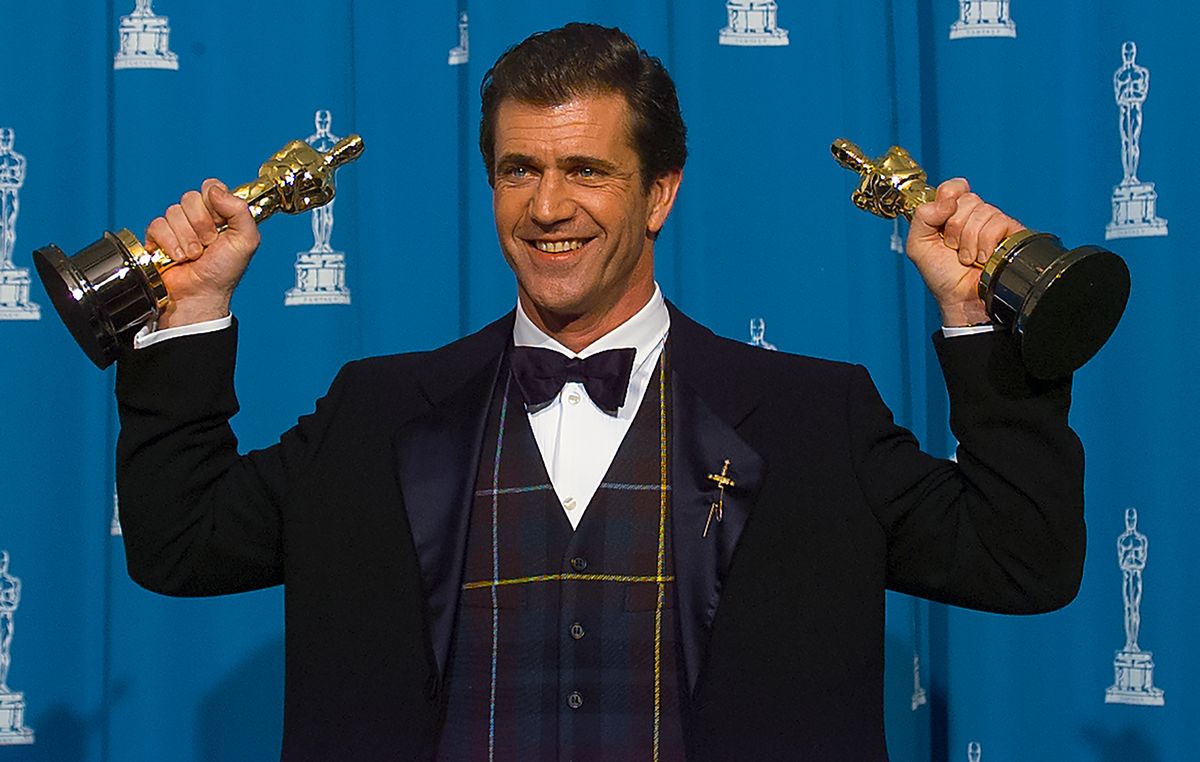 mel-gibson-apologizes-after-making-fun-of-asl-translator-at-fan-event