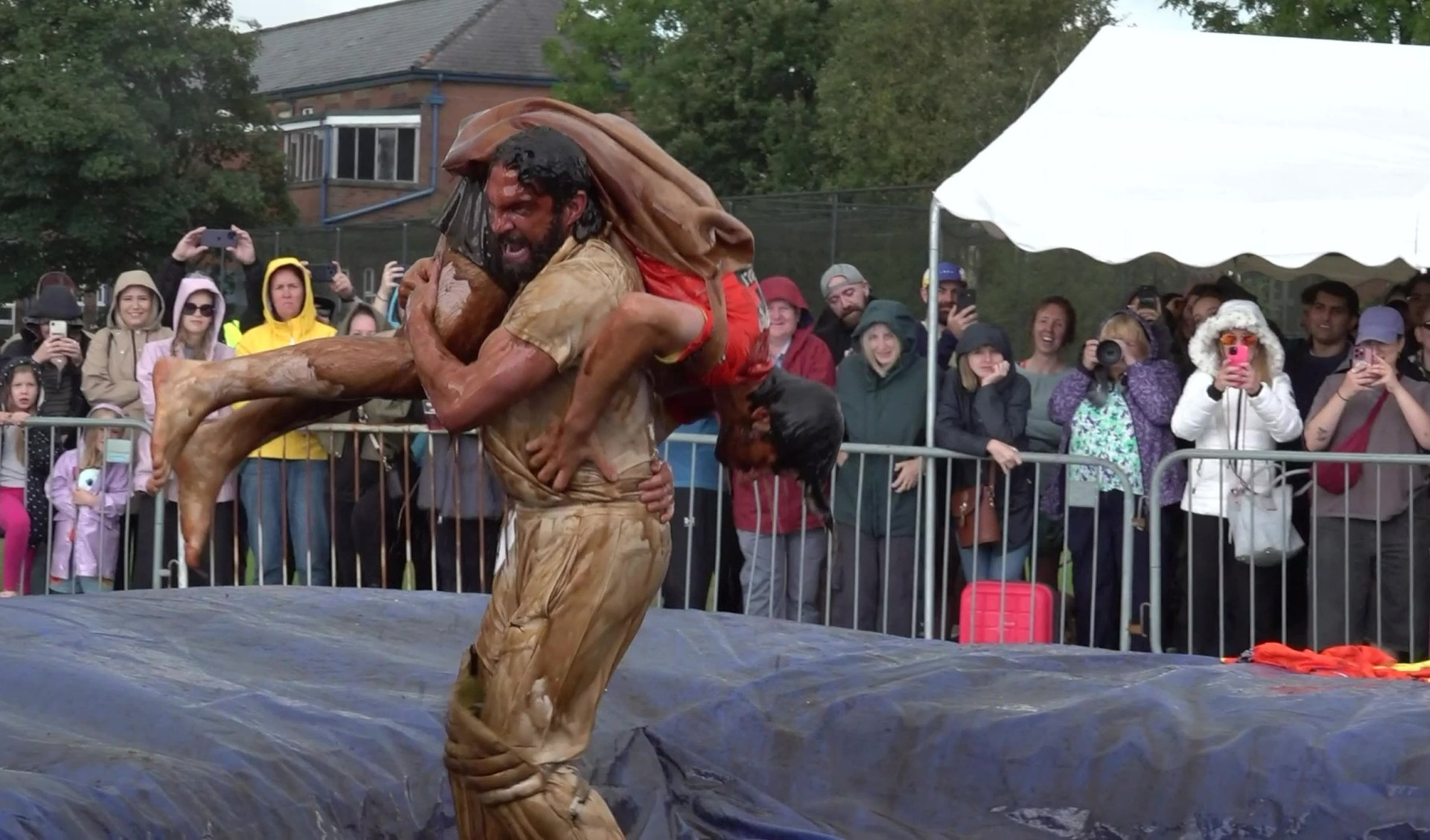 Wrestlers take lumps out of each other at World Gravy Wrestling ...