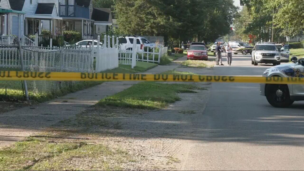 Louisville teen dies after school bus stop shooting, council member says city is 'not safe'
