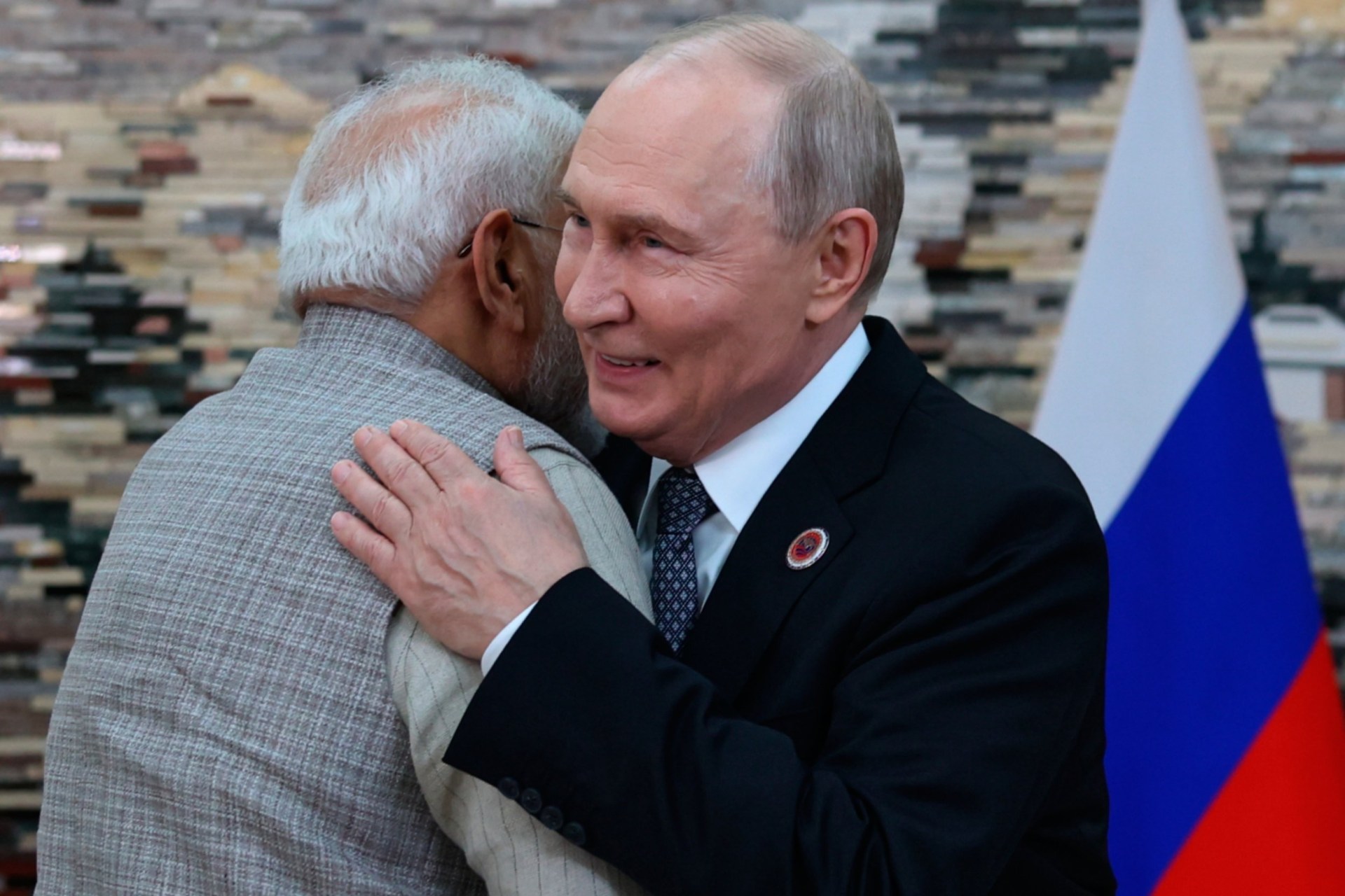 Putin squirms when told by Indian prime minister to 'stop the war'