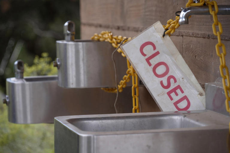Grand Canyon flooding shuts down tourist lodging, threatens economy ...