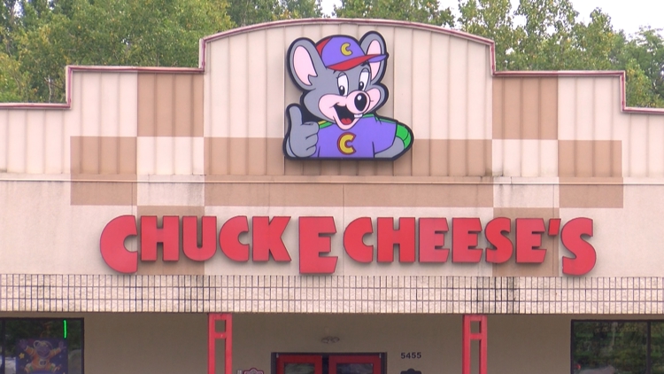 Toledo's last old-school Chuck E Cheese closes, ending an era for the animatronic band