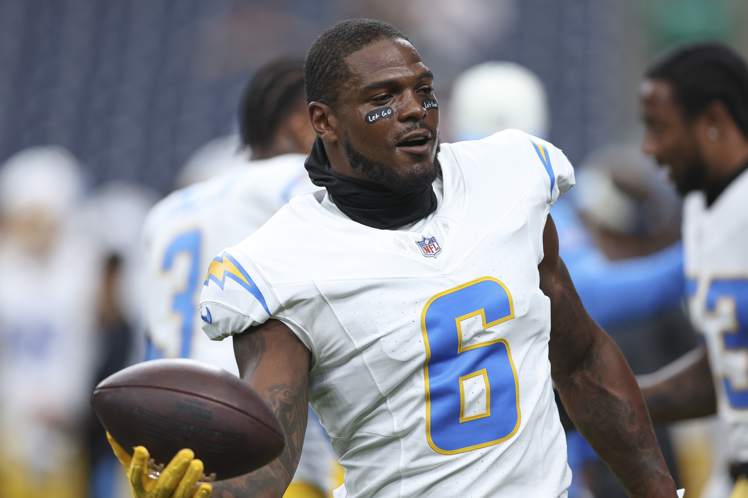 Chargers LB Denzel Perryman lands on IR