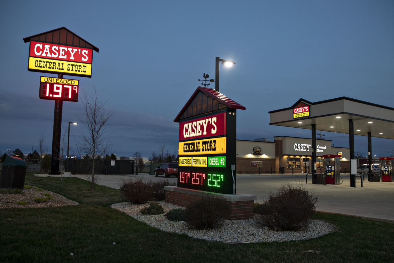 The gas-station chain that is eating Domino's lunch