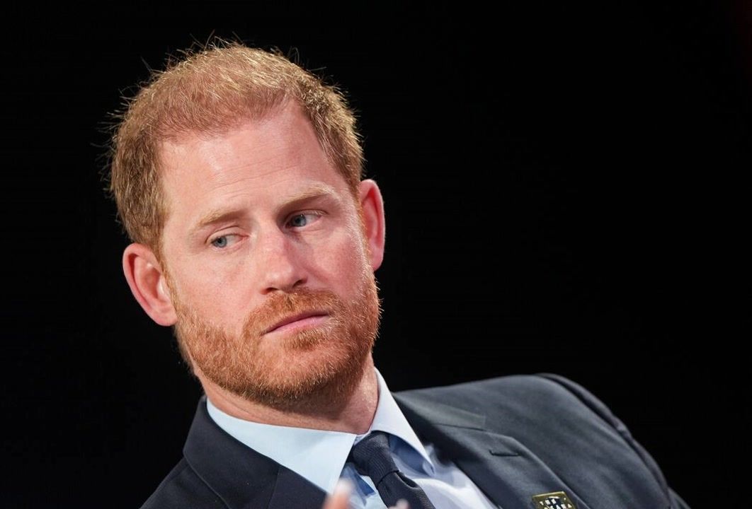 Prince Harry told to apologise to whole royal family – not just William