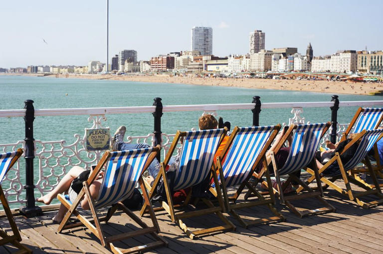 british-beach-with-exotic-charm-is-named-most-popular-in-the-uk-top-10