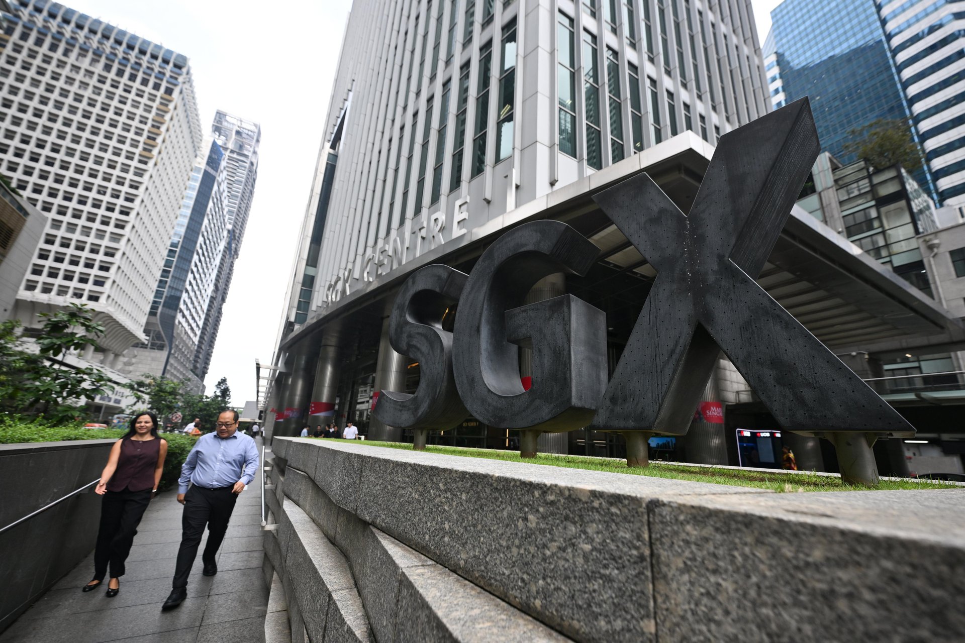 Singapore shares rise as banks rebound after sell-off; STI up 0.3%