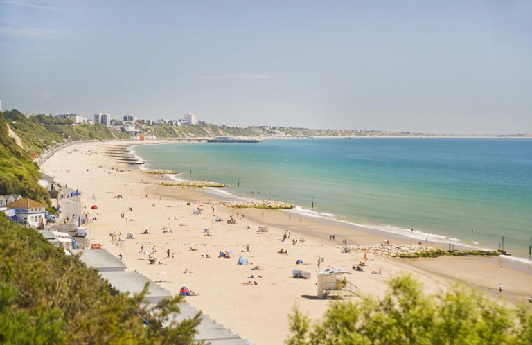 british-beach-with-exotic-charm-is-named-most-popular-in-the-uk-top-10