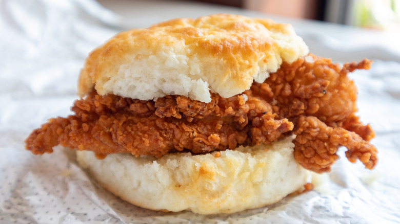 The best-selling chicken chain in 2026 makes 4X more than Popeyes
