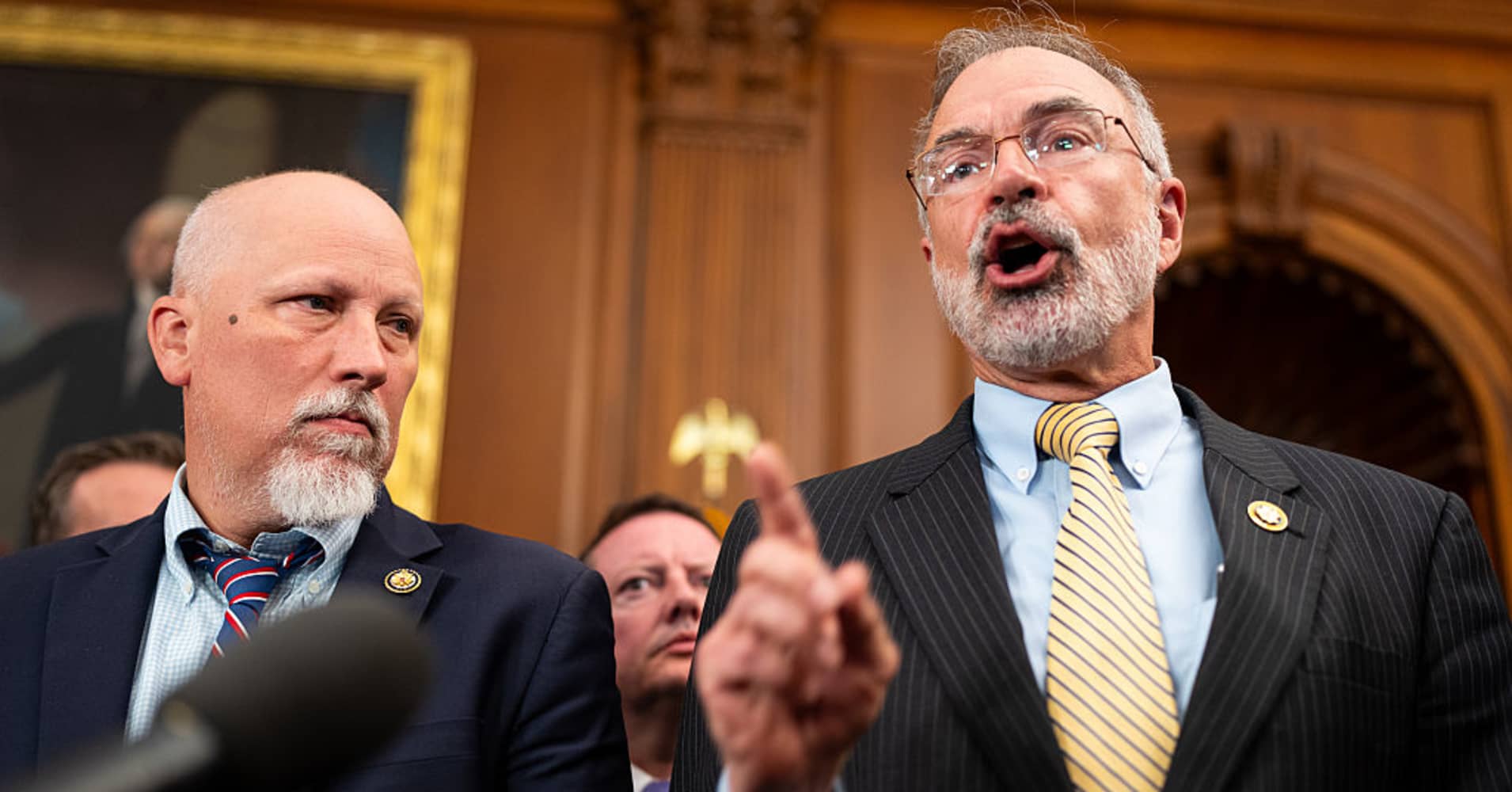 US House votes to avoid government shutdown amid GOP hard-liner resistance