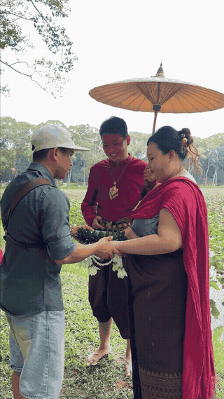 Theo trend Phương Mỹ Chi, giới trẻ đến Ao Bà Om chụp ảnh trang phục Khmer ngày lễ