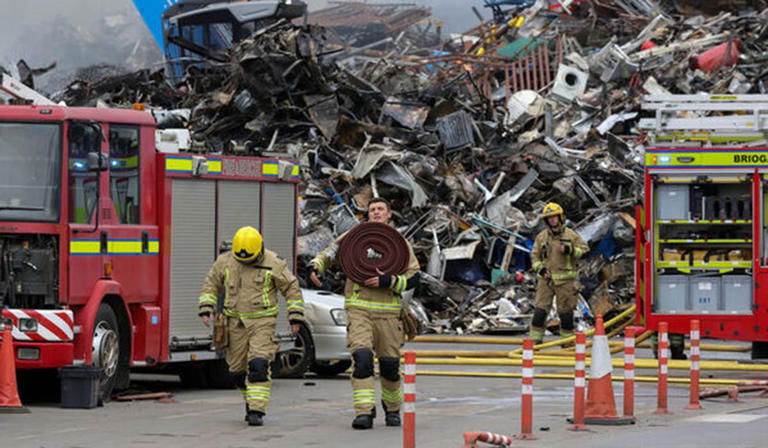 havoc-on-the-m50-following-major-fire-at-dublin-recycling-facility