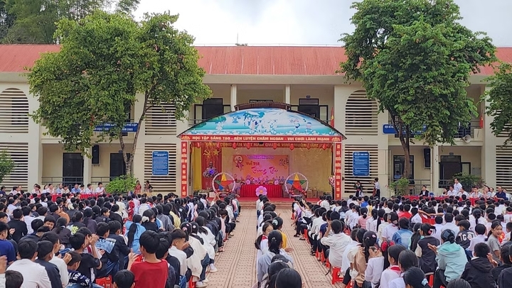 Điện Biên khẩn cấp rà soát việc 1 hiệu trưởng lên mạng kêu gọi hỗ trợ gạo và gas