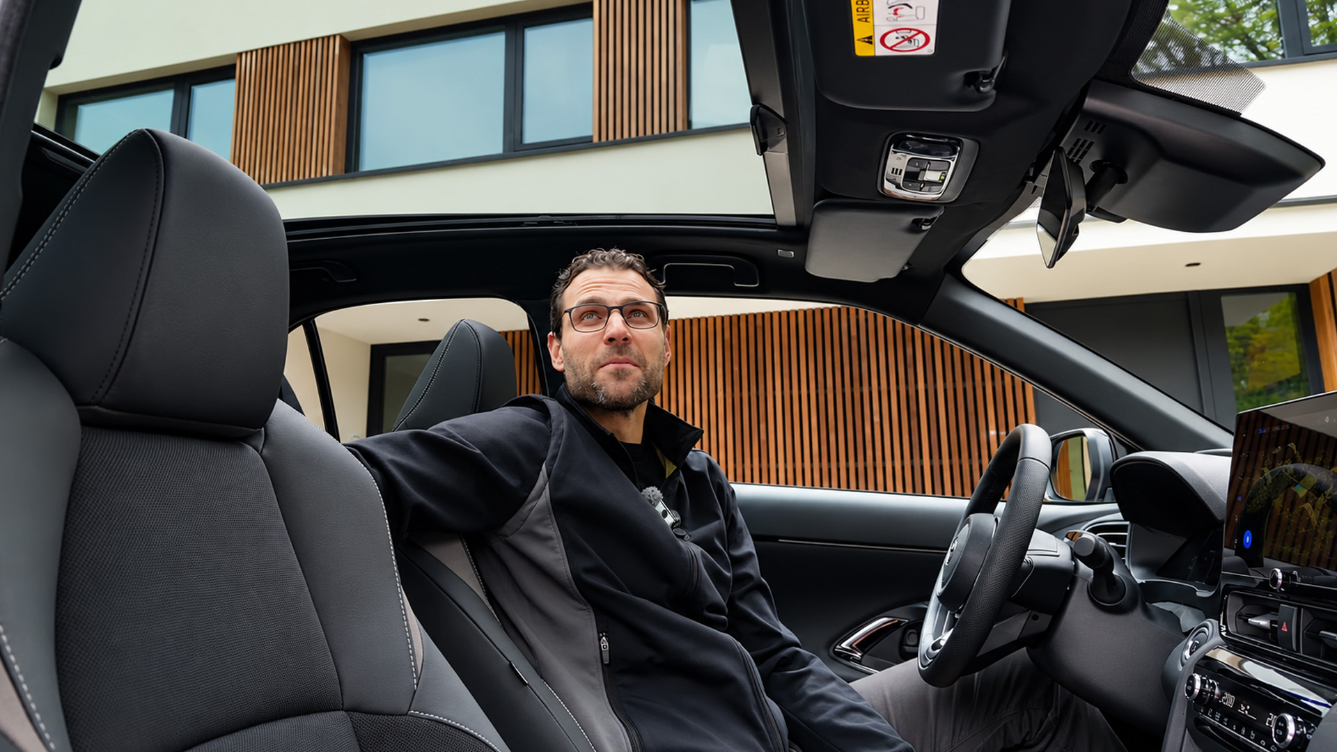 Glass roof becomes a key attraction of the Toyota Yaris Cross cabin