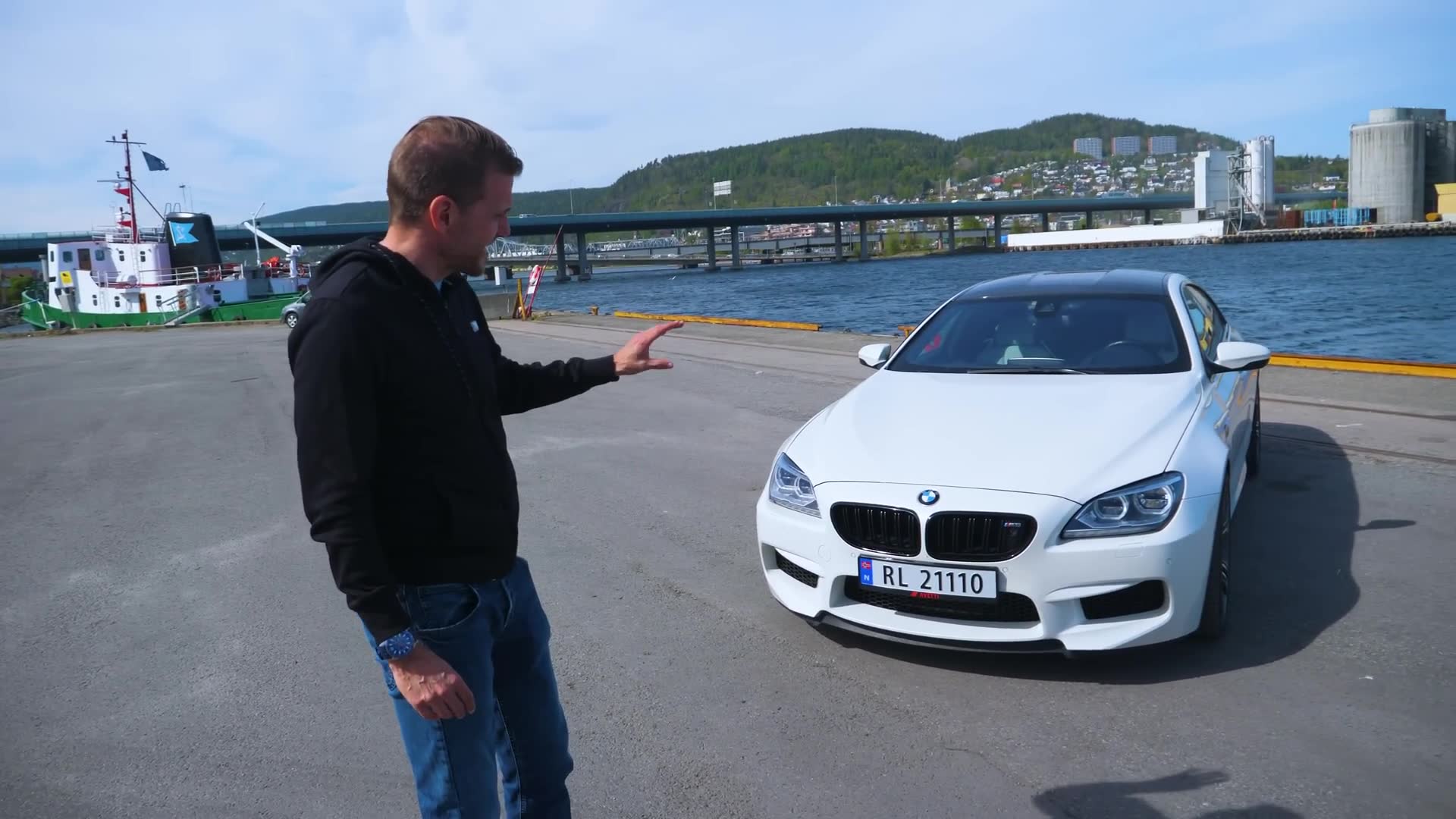 Kjent bilentusiast viser fram nyinnkjøpt BMW M6 med kraftig motor