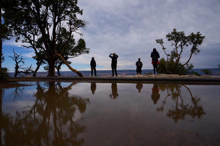 Grand Canyon flooding shuts down tourist lodging, threatens economy ...