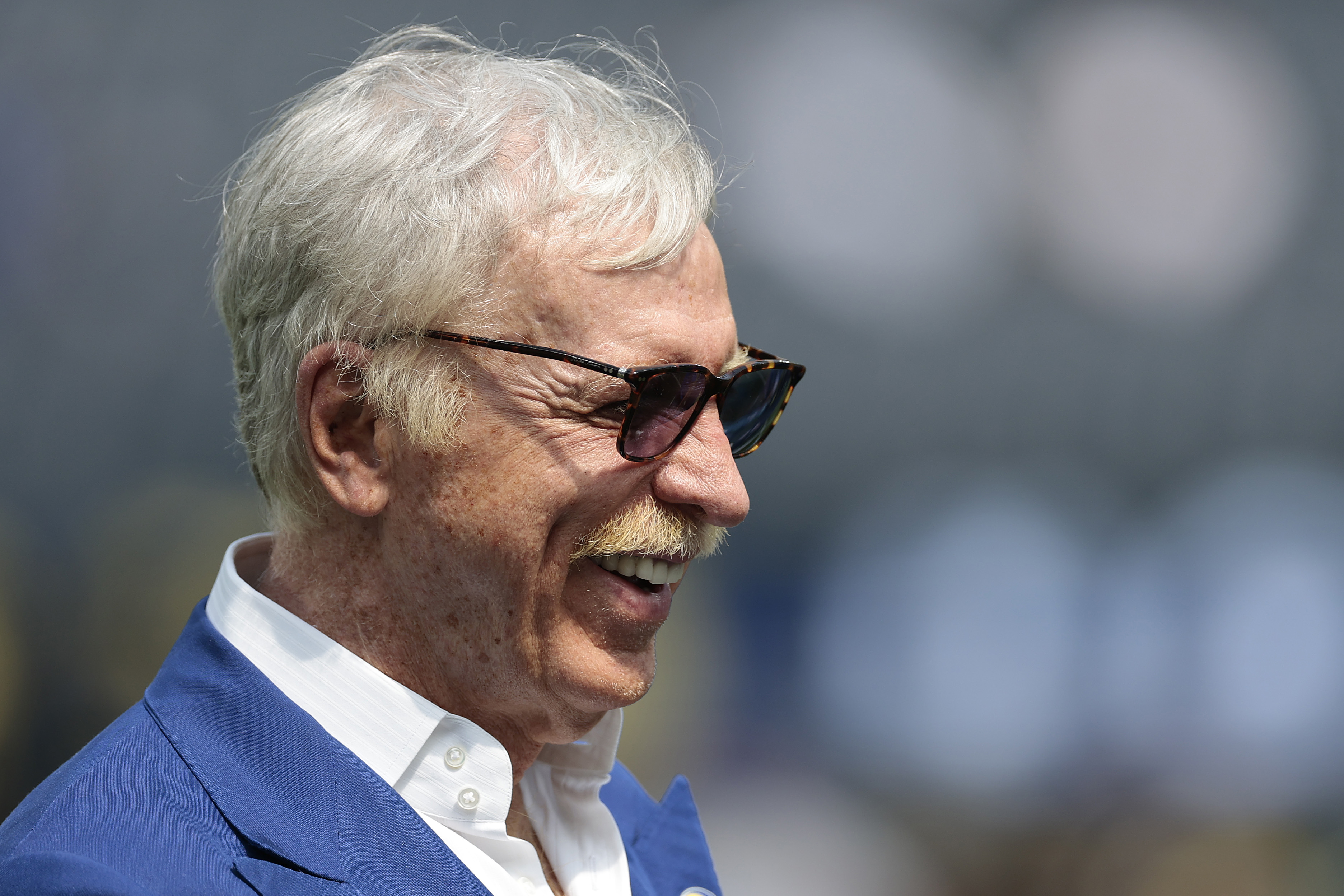 Rams owner Stan Kroenke enters agreement to buy Angels from Arte Moreno