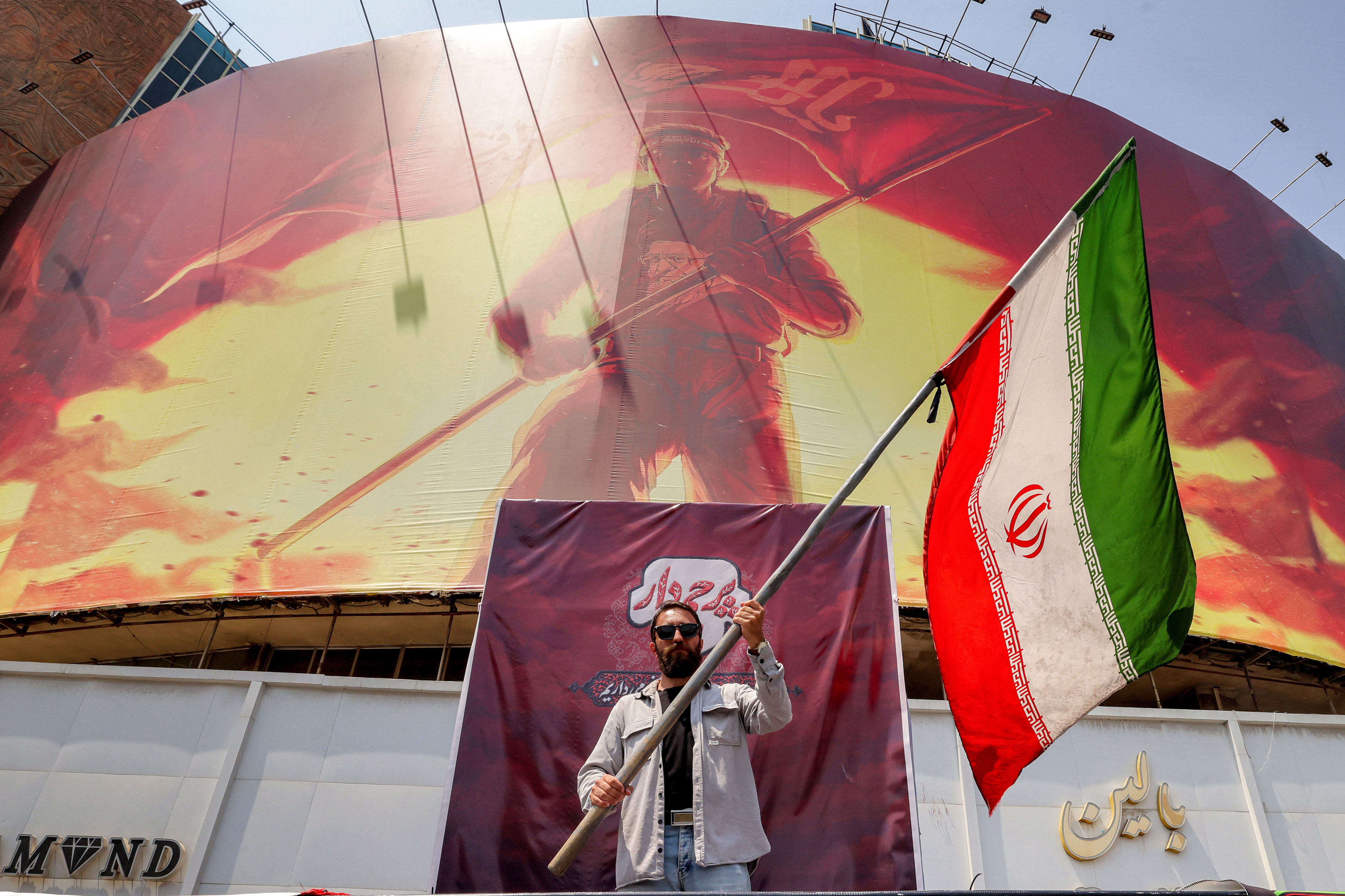 US launches new strikes against Iran as war escalates
