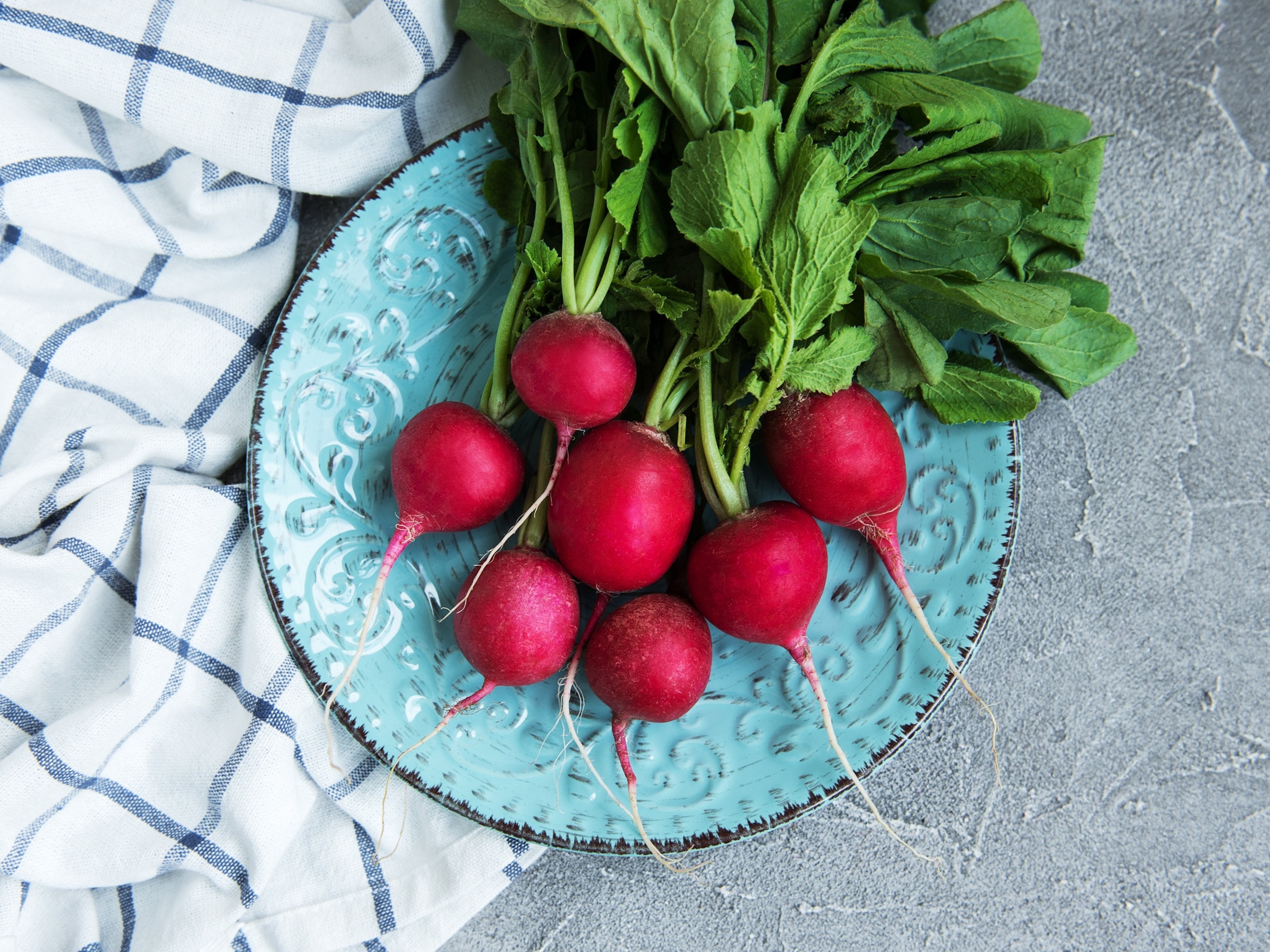 Radish sprout mix added to ongoing recall linked to salmonella, E coli ...
