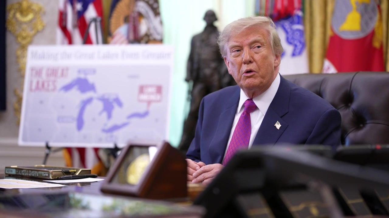 Donald Trump snaps 'what a stupid question' and dramatically ends press ...