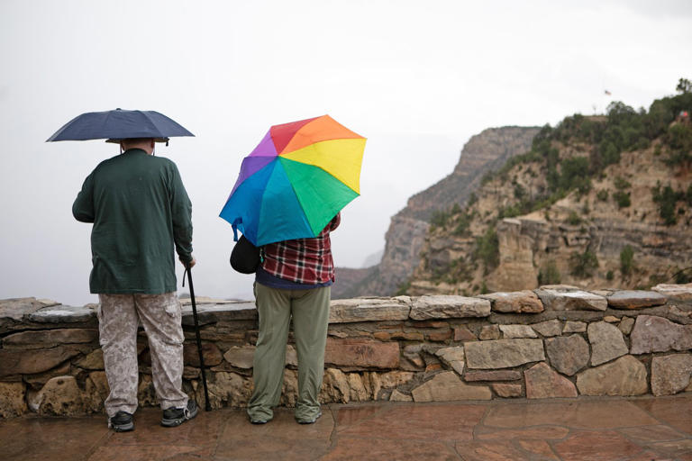 Grand Canyon flooding shuts down tourist lodging, threatens economy ...