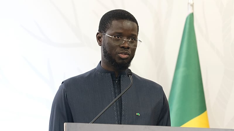 Le président sénégalais Bassirou Diomaye Faye participe à une conférence de presse à Dakar, au Sénégal, le 29 août 2024.