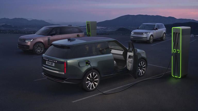 2027 Range Rover electric finally revealed looking identical to the gas ...