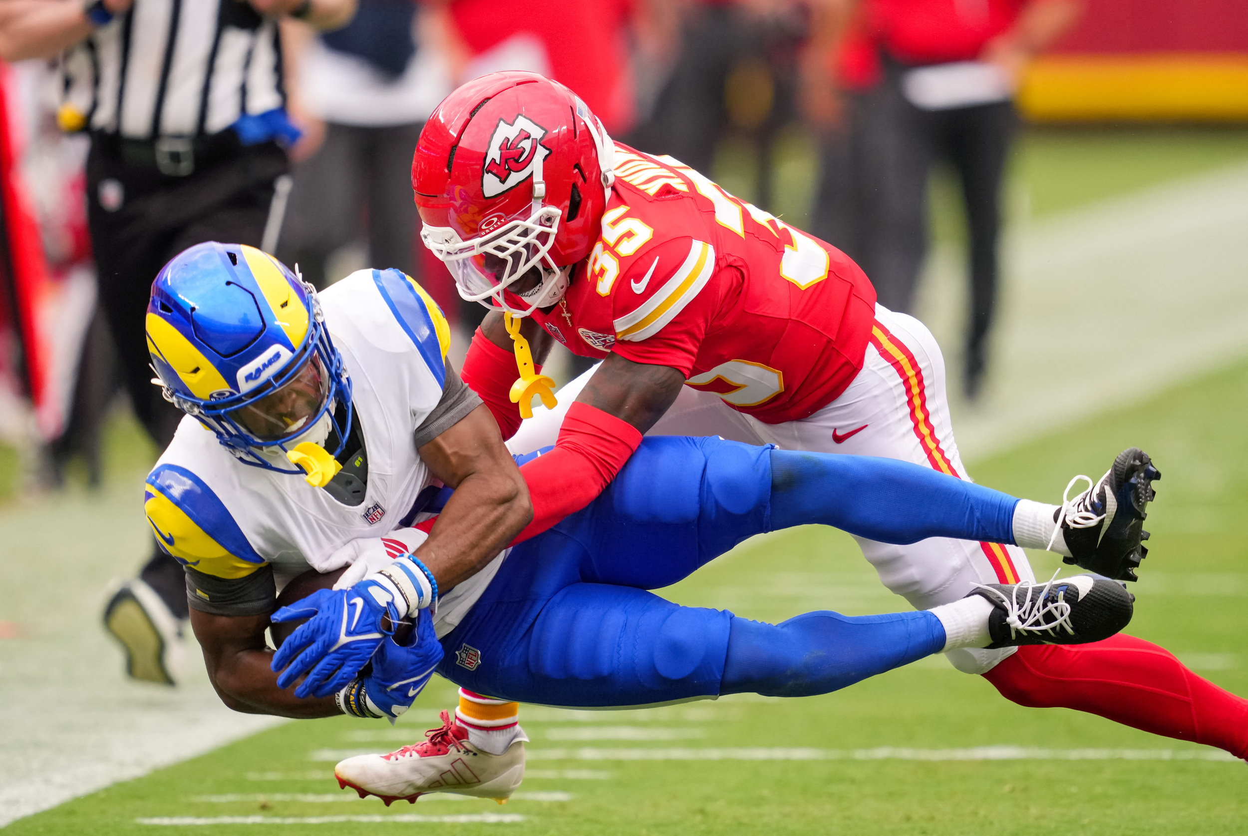 Bucs claim CB off of waivers, cut ILB