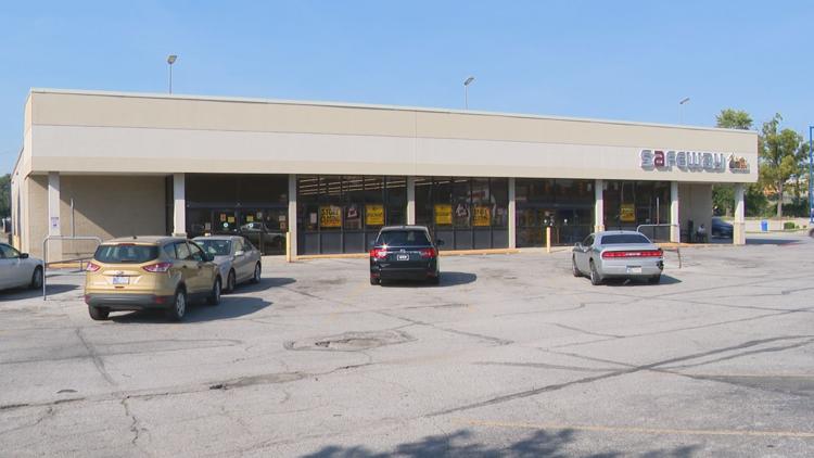'It's now a grocery desert, basically' | Closure of south Indianapolis grocery store leaves neighbors concerned