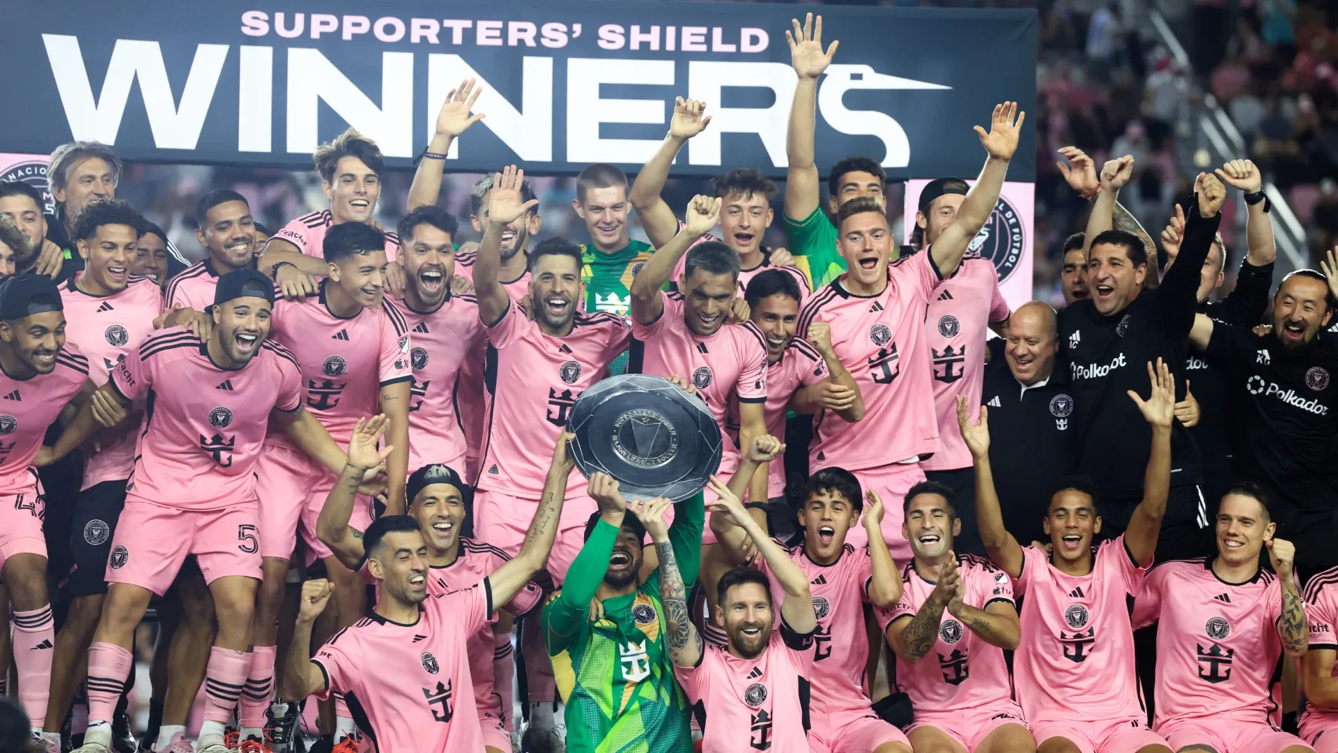 Lionel Messi #10 and Inter Miami lift the 2024 Supporters’ Shield. (Carmen Mandato/Getty Images)