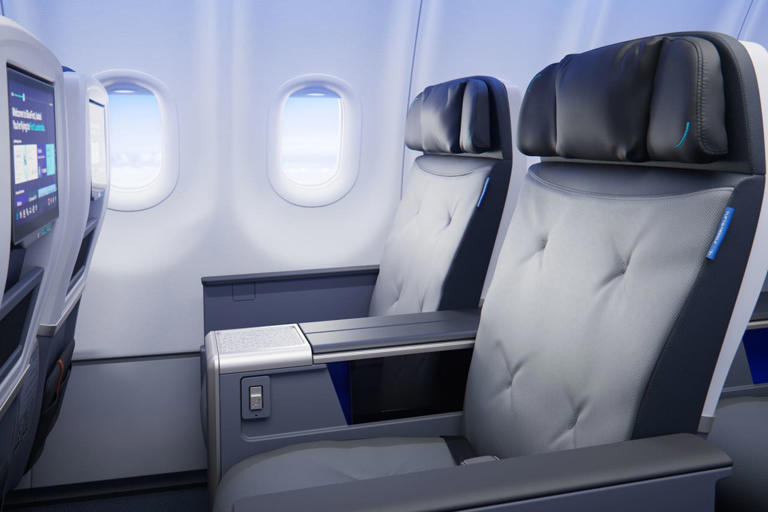 JetBlue’s loss widens despite higher revenue. Blame rising fuel costs.