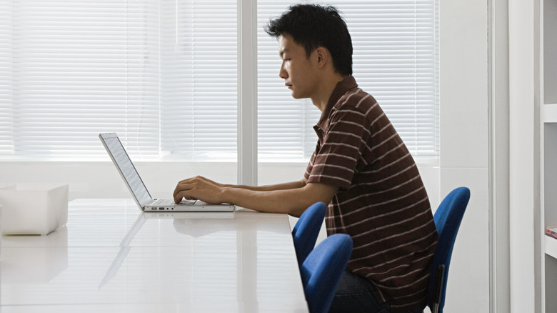 2 international laptop brands that can compete with Dell