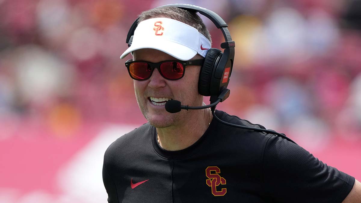 USC football fans may have given up hope, but Lincoln Riley is very ...