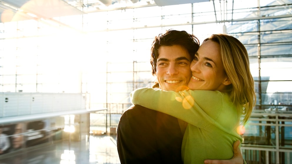 why-couples-should-travel-to-new-places-more-often