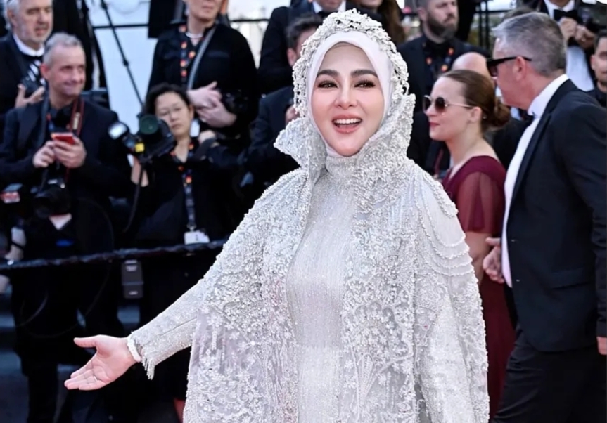 Syahrini bingung saat live di TikTok, ancam kembalikan gift paus